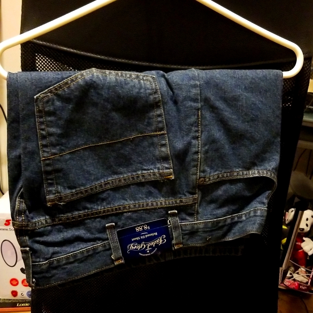 Men's shorts with tag